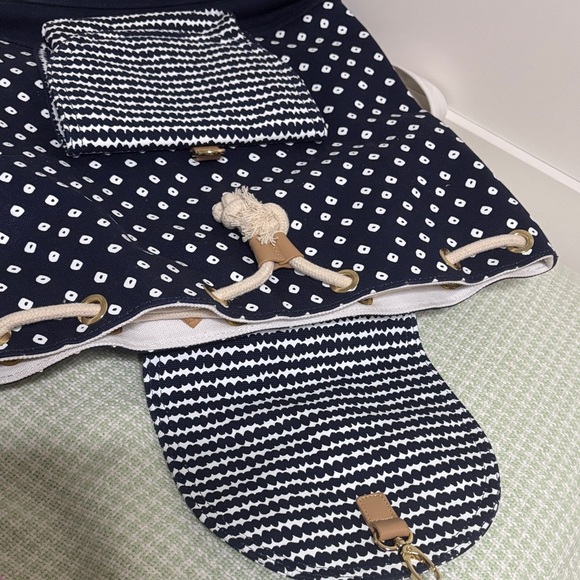 NWOT Vineyard Vines Black and White Patterned Backpack main image 6